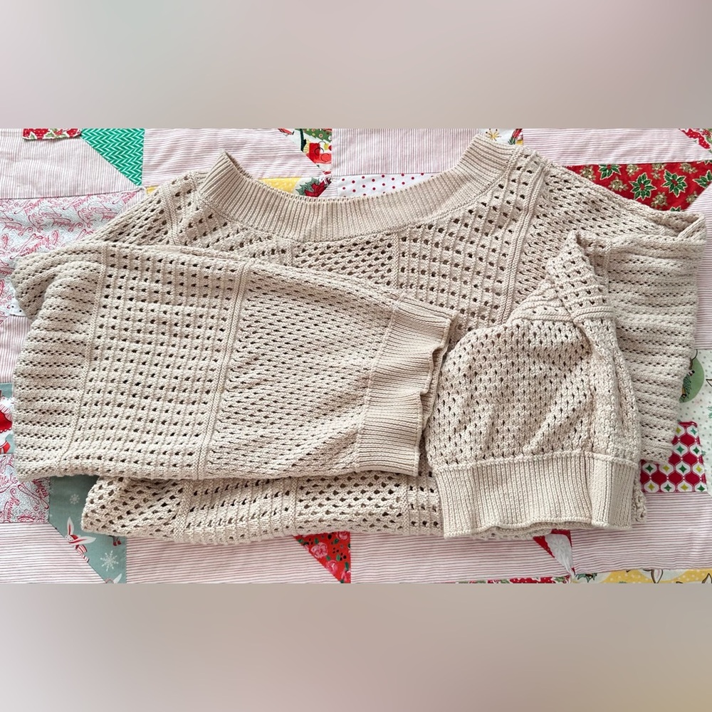 Cream/tan knit sweater